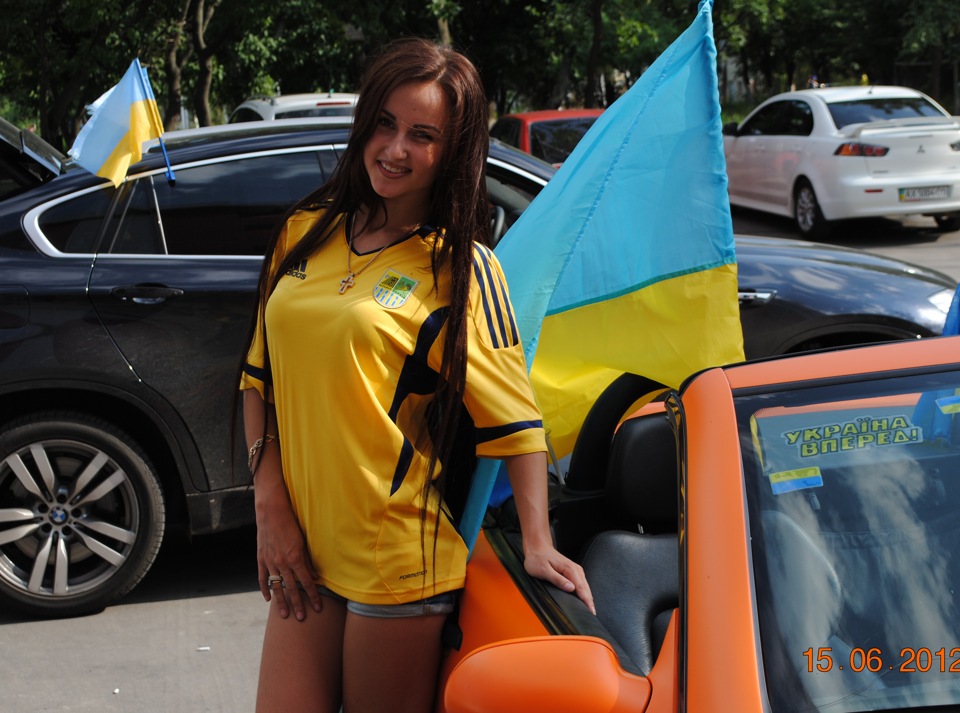 Ось так ось ми підтримуємо наших футболістів) 1