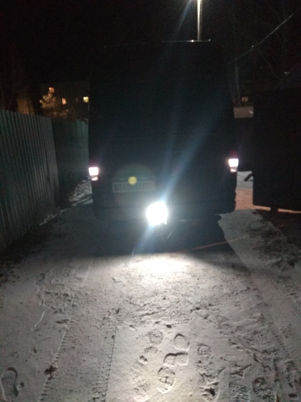 Ліхтар заднього ходу, підсвічування номера 1