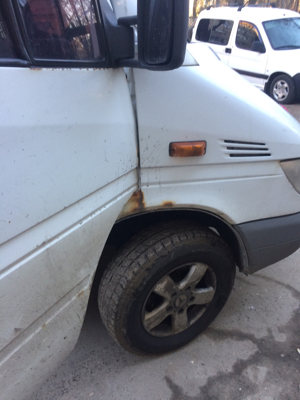 У 903 кузов 311 поставити підрамник з 416 3