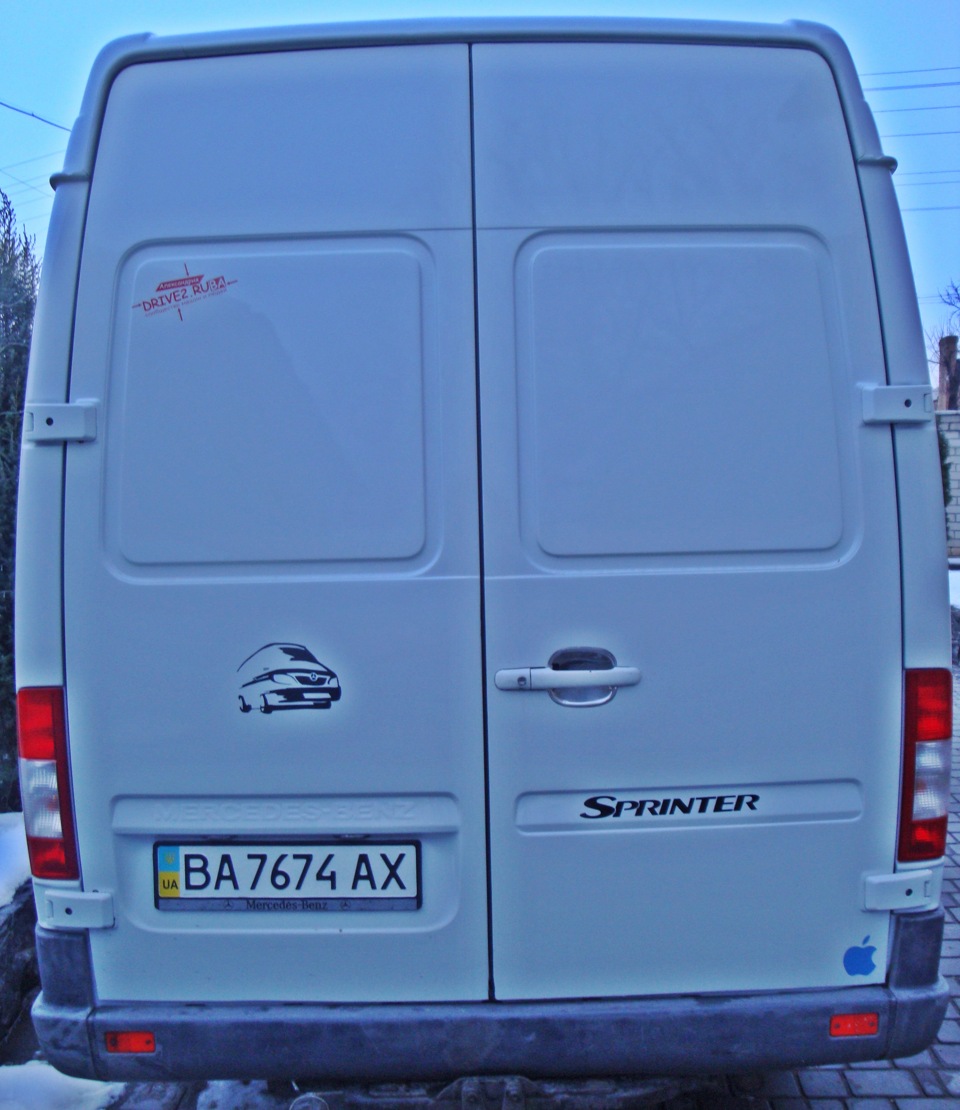 Наклеєні наклейки… 1