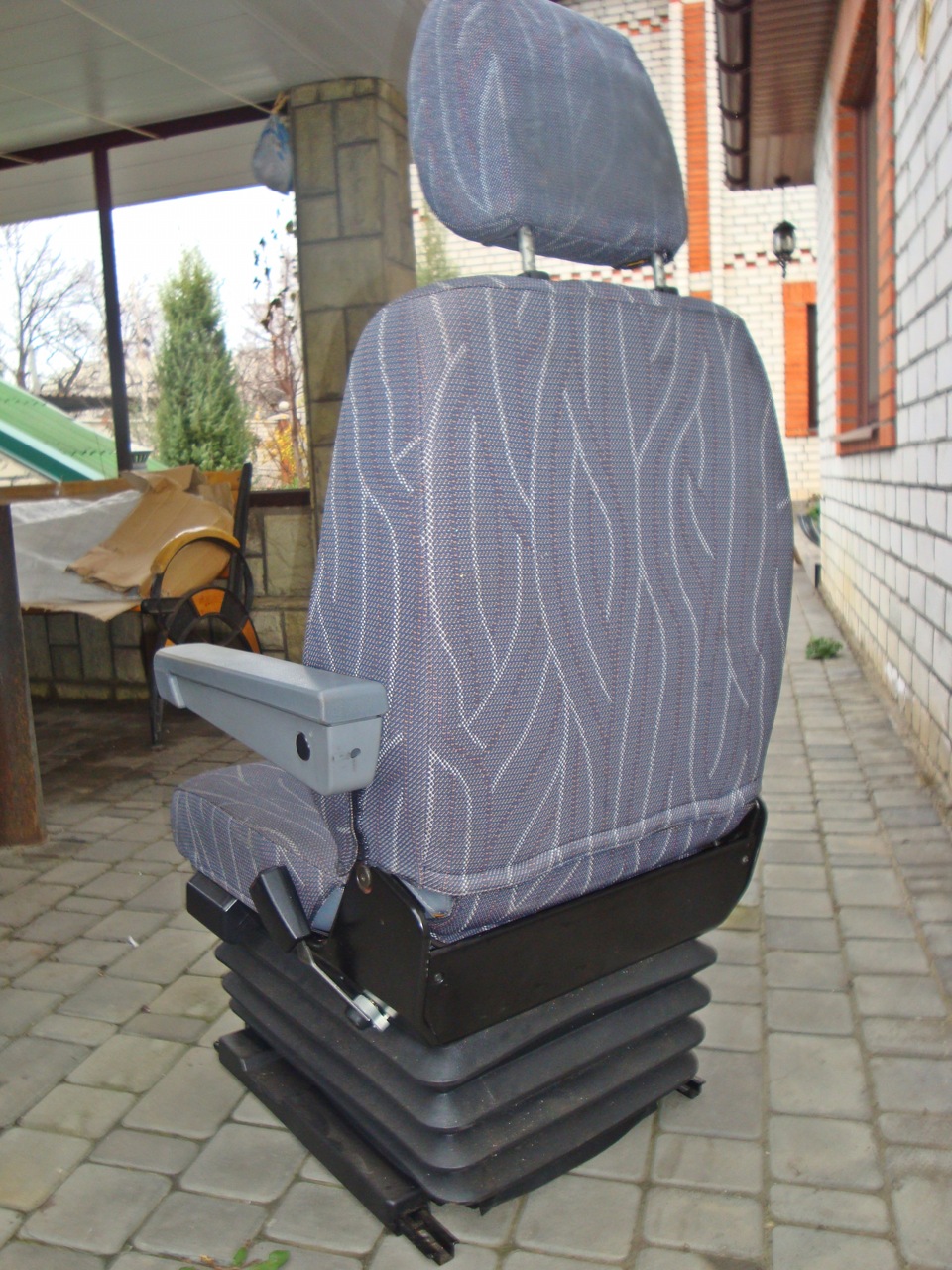 Нове сидіння 1