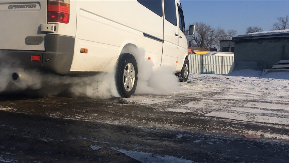 Нова гума назад 2