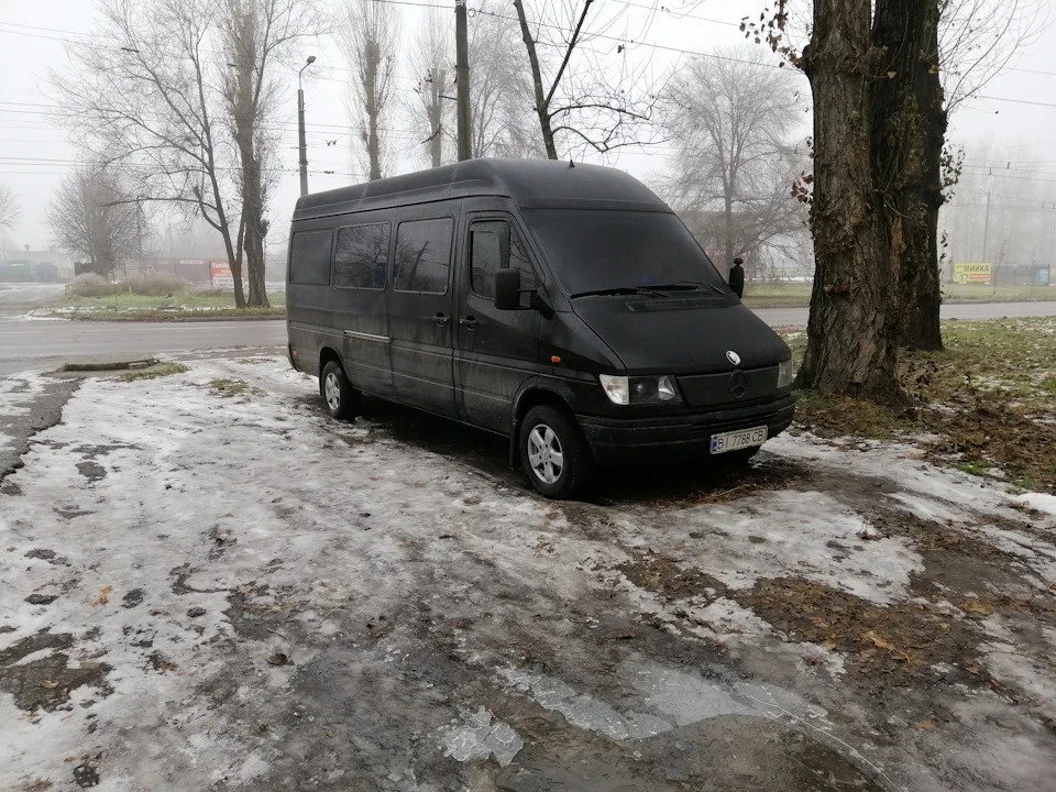 Поїхала машина до нового господаря.