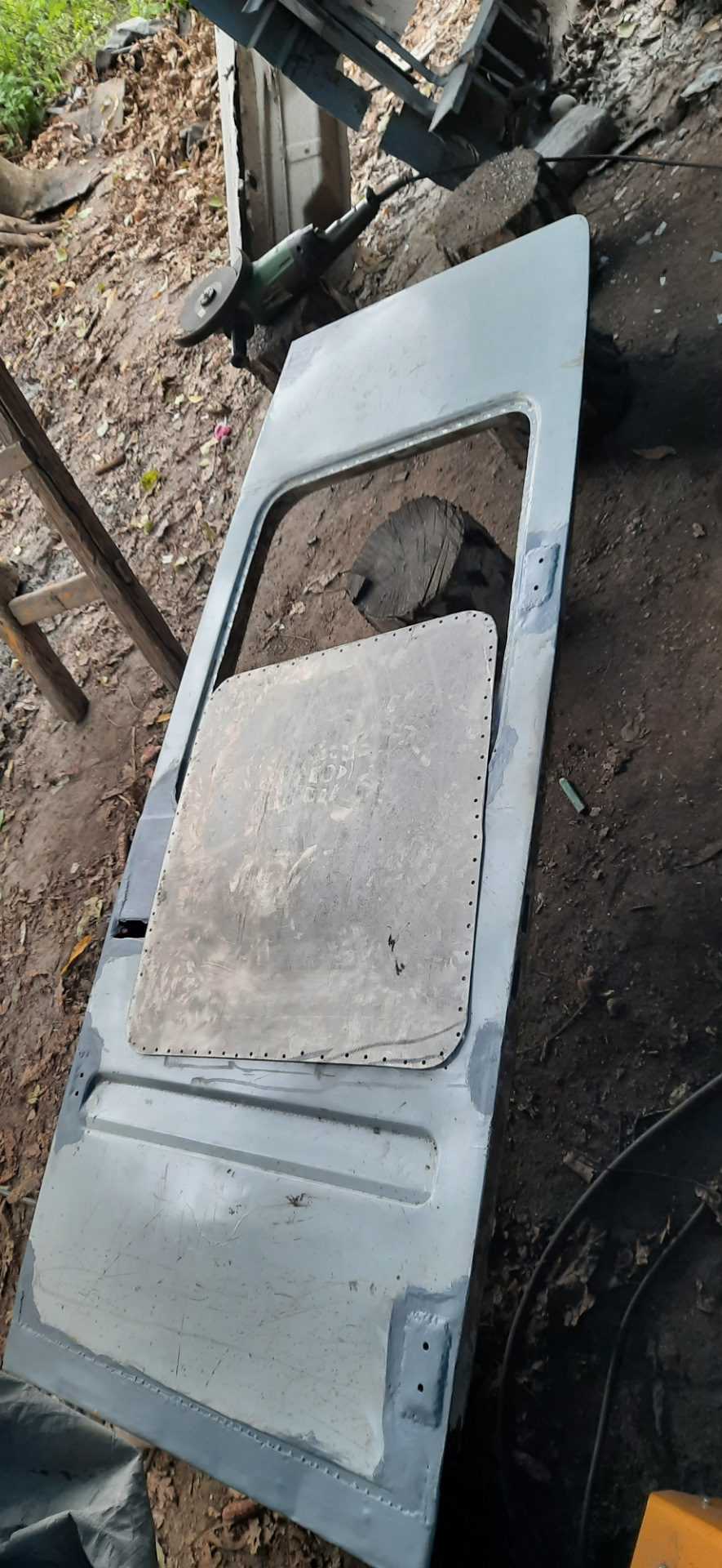 Ремонт задніх дверей і заварювання вікон спринтер 2