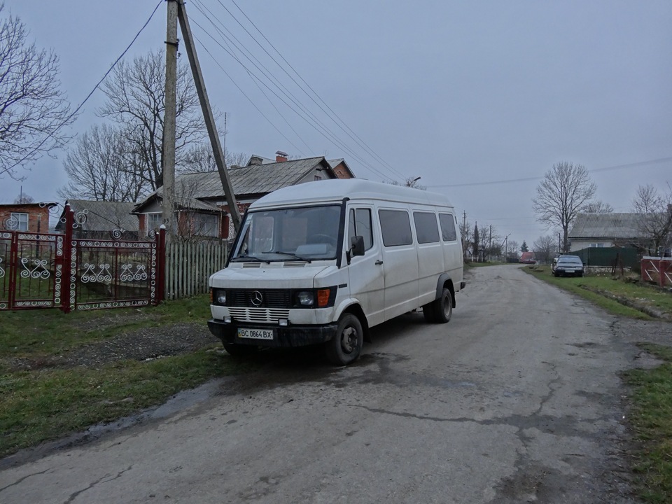 Mercedes 408D 2