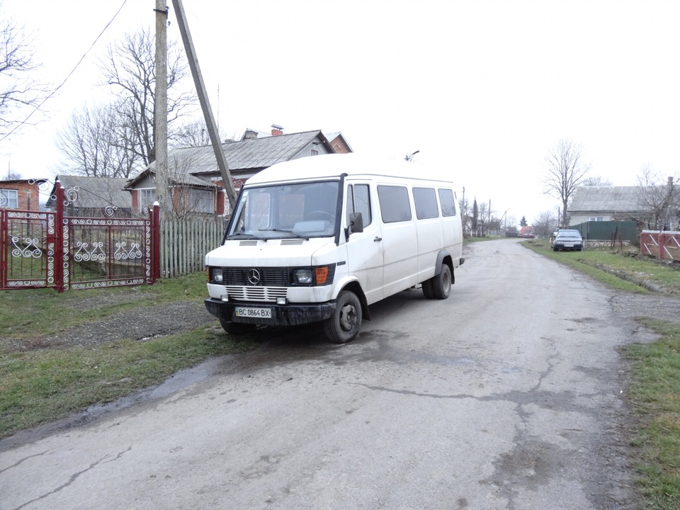 Mercedes 408D 3