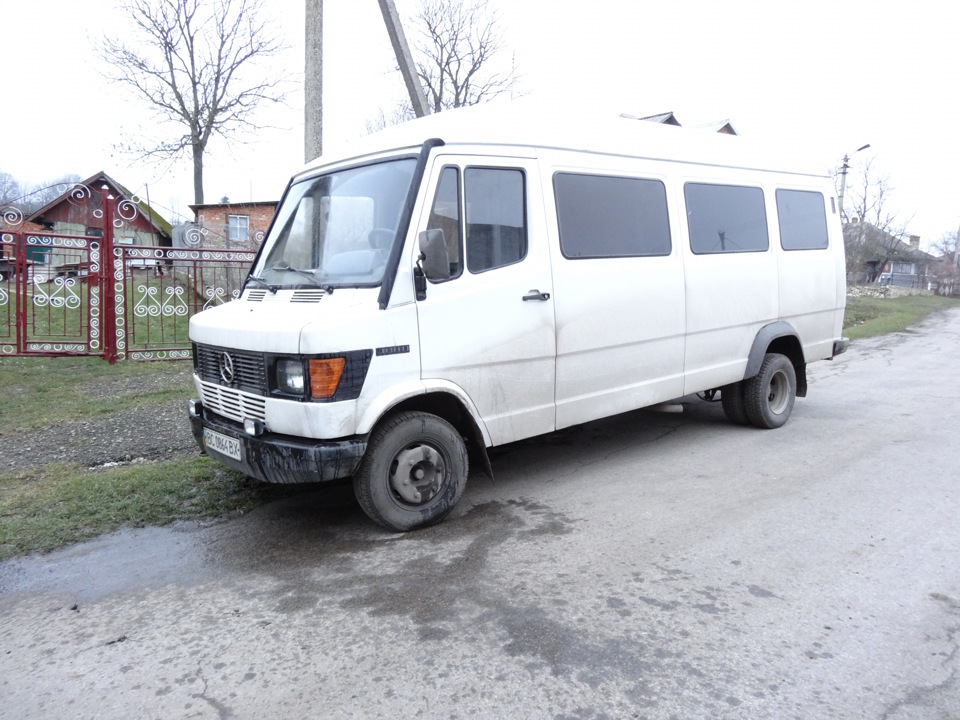 Mercedes 408D 4