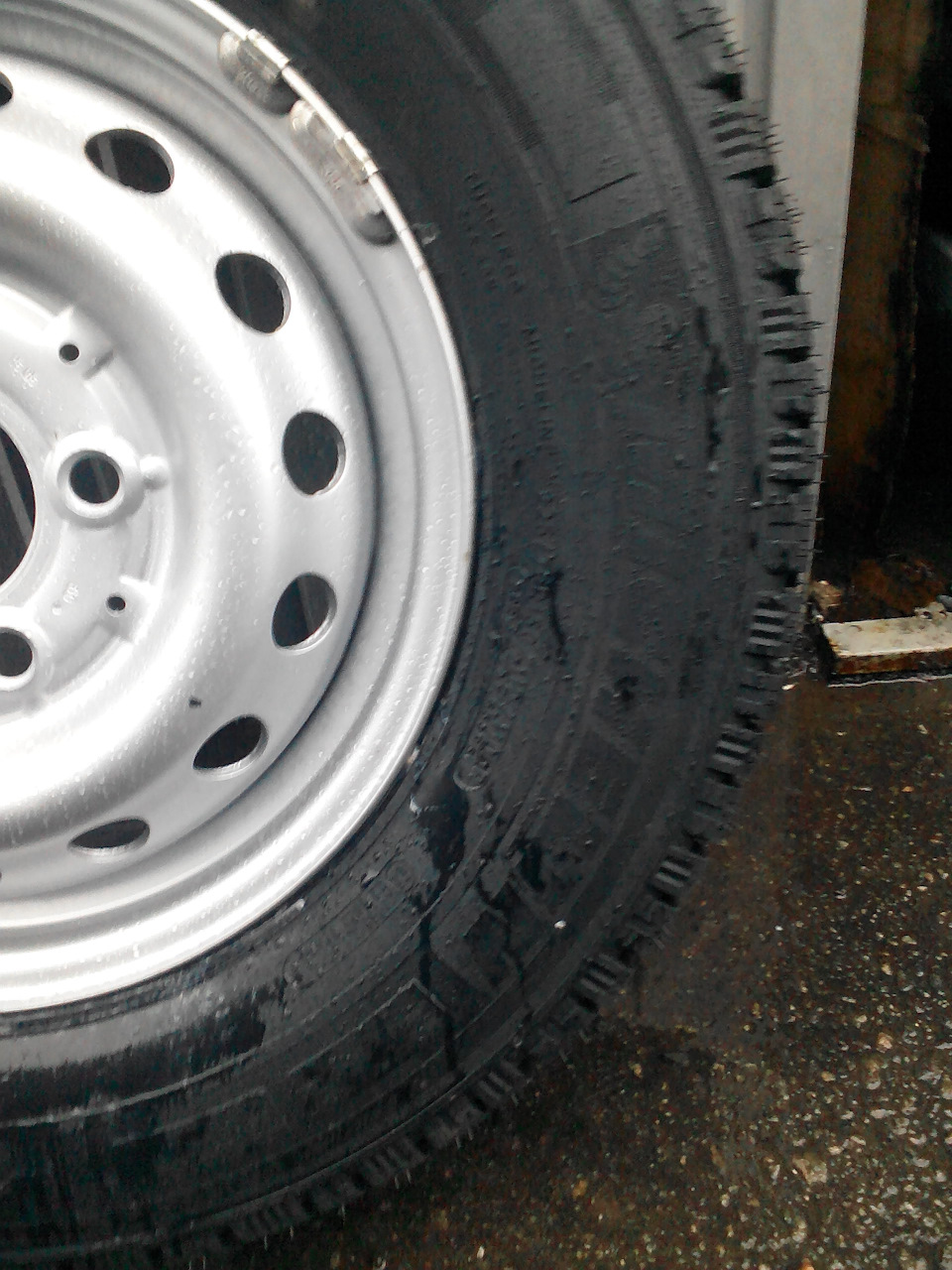 Michelin Agilis Alpin 225/70 15c 1