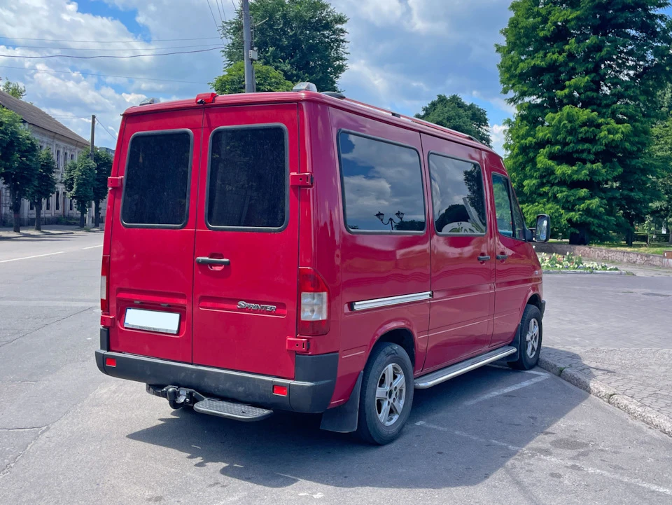 Повторювач стопу та покажчики поворотів на дах