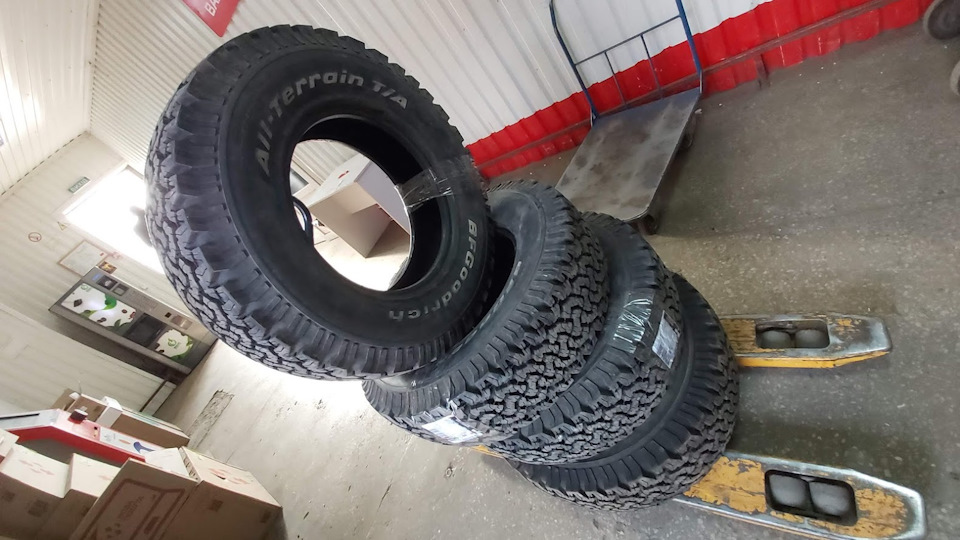 1. Фарбування дисків та гума BFGoodrich AT 245/75 R16 в задньопривідний Спринтер)) 2