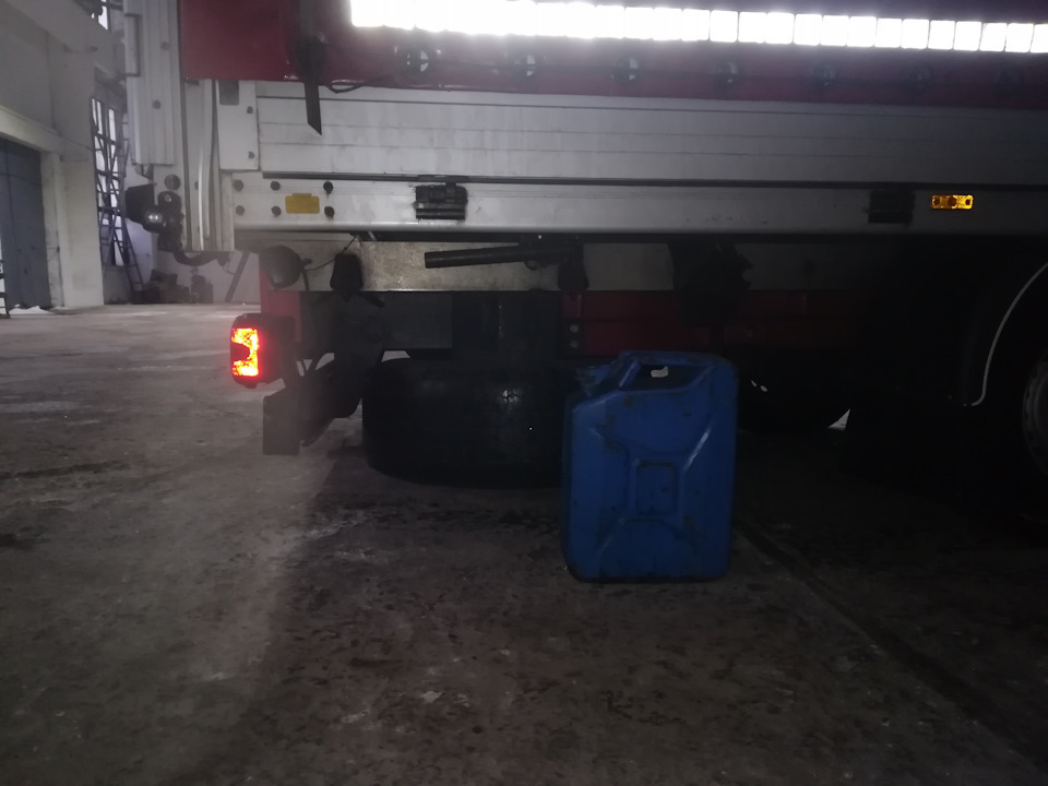 Загрузка Mercedes Sprinter 3