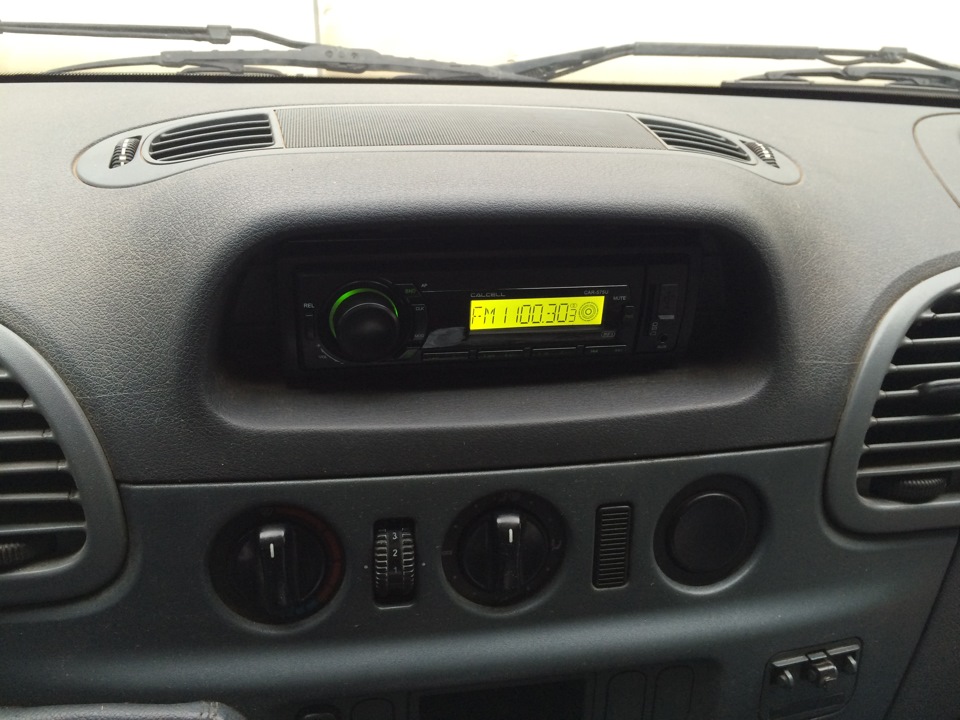 китайська магнітола Calcell CAR-575U 1