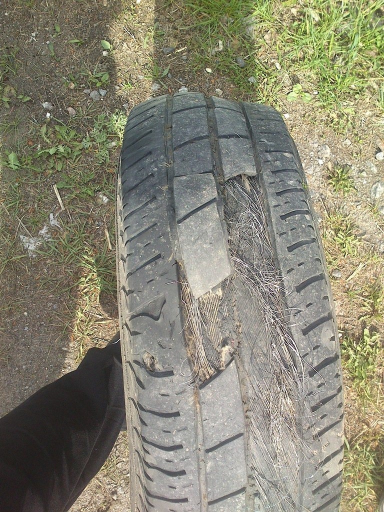 мінус одне колесо... 3