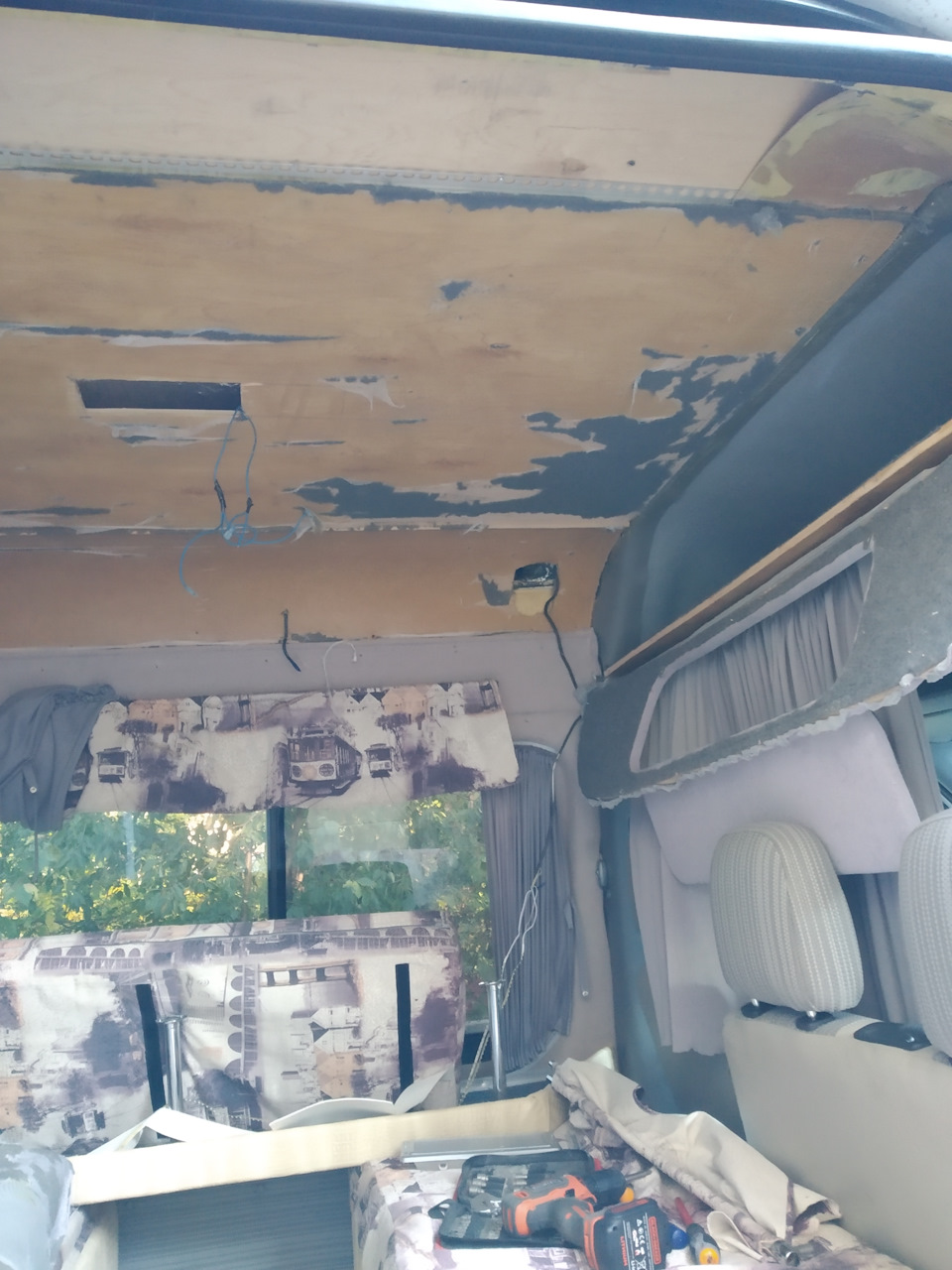 Розбірка саморобного автобудинку Mercedes Sprinter 4 1