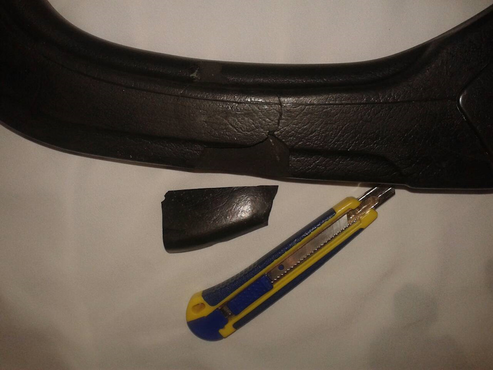 ,, Лікування стільців!, , :(підлокітника- одне з улюблених місць для жувачек!) 3