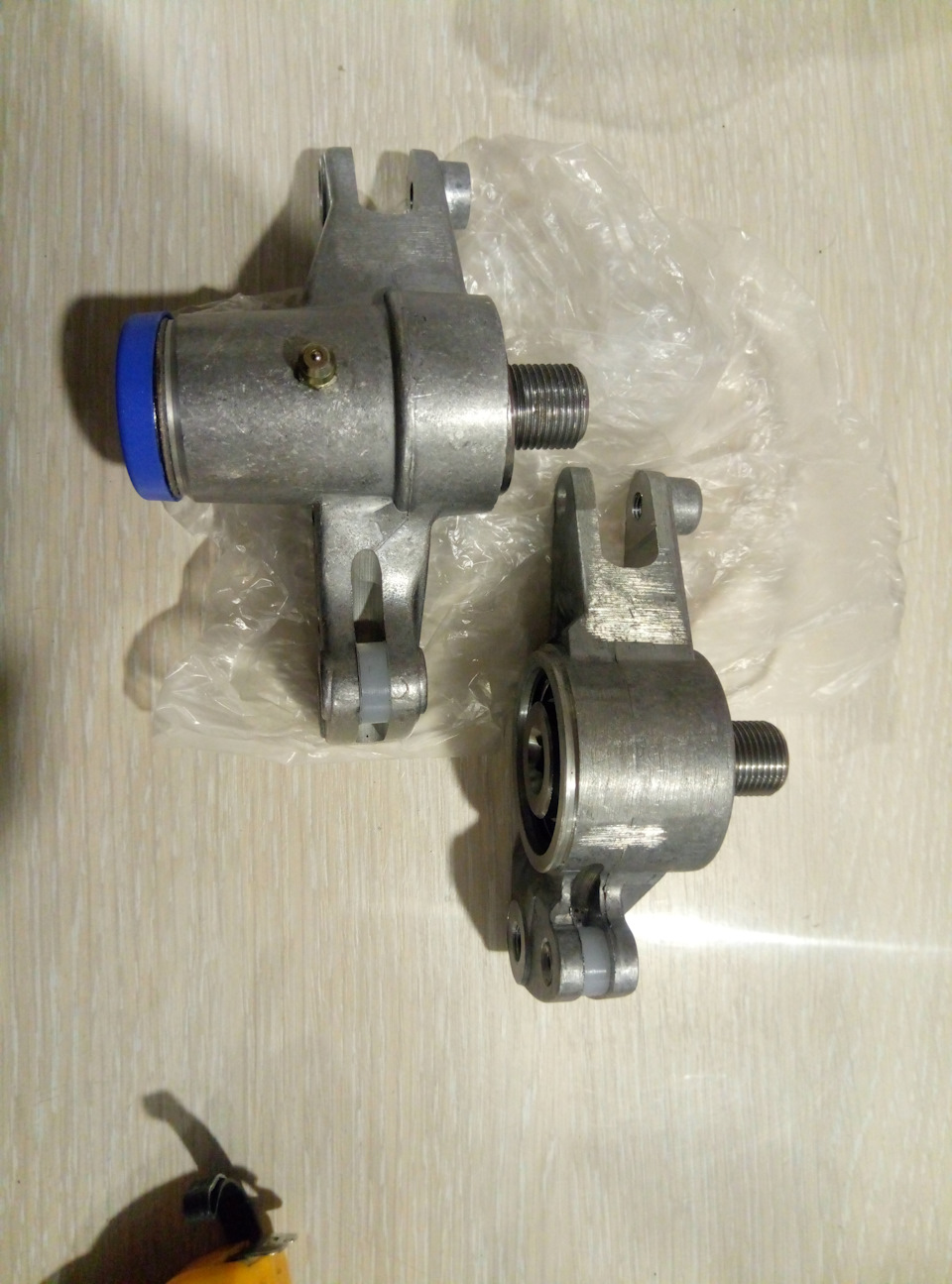 Порівняння важеля заспокоювача sprinter 2.9 vs T1 2.9 3