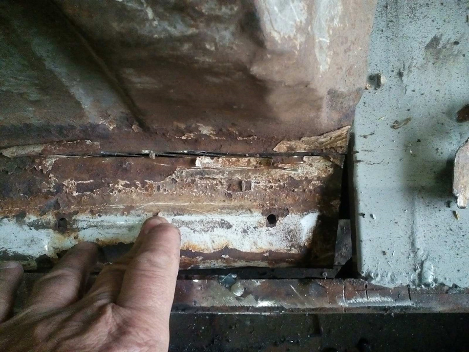 Ремонт арки заднього колеса із застосуванням силового каркаса. 1