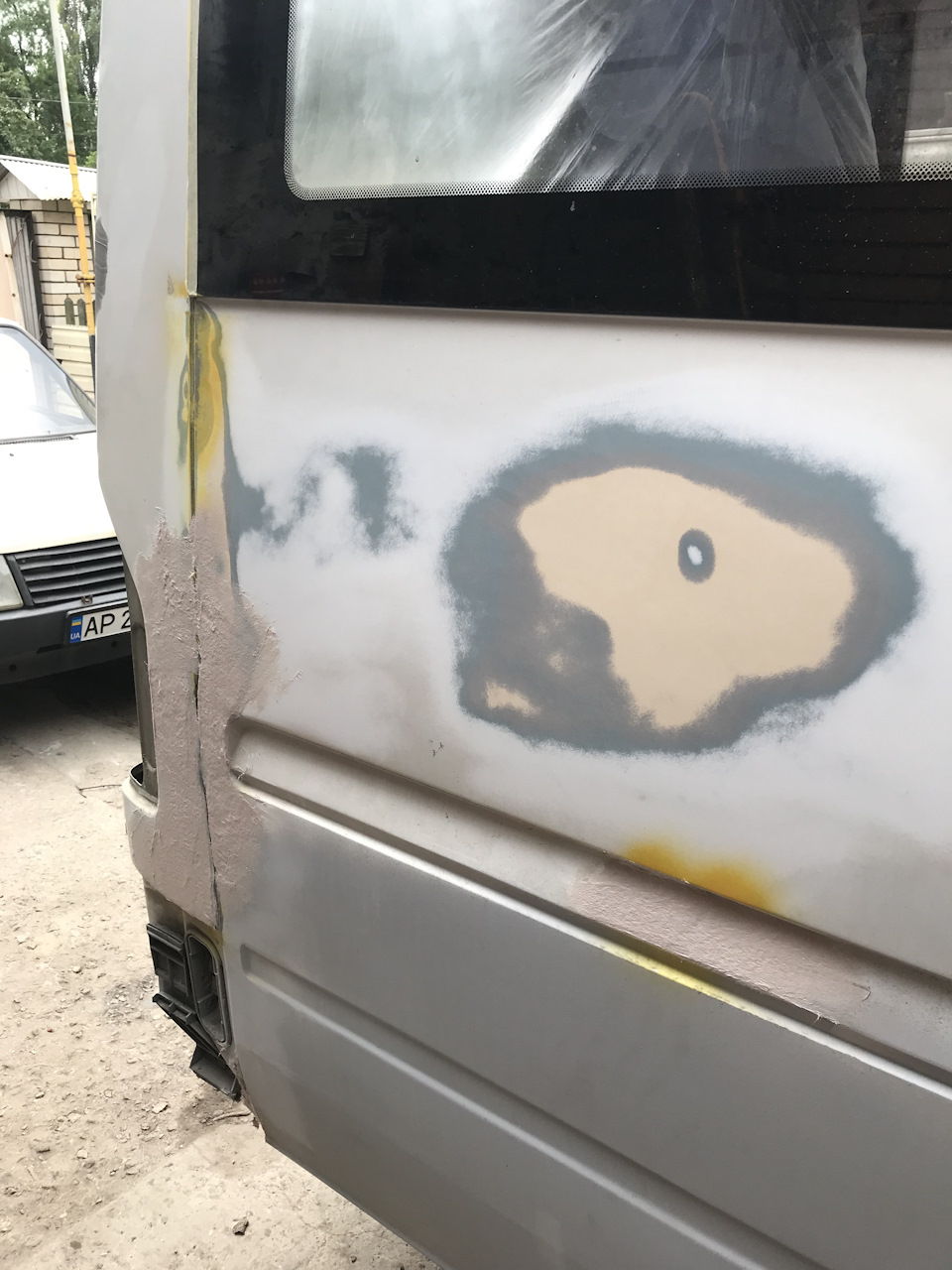 Підготовка до фарбування йде повним ходом 3