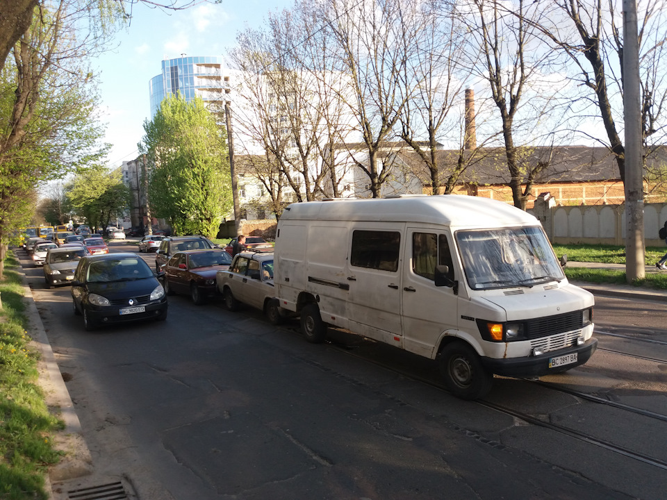 Паравозик або австрлійський автопоїзд 1