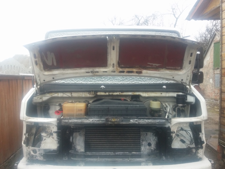Під капотом як новий авто:) 3