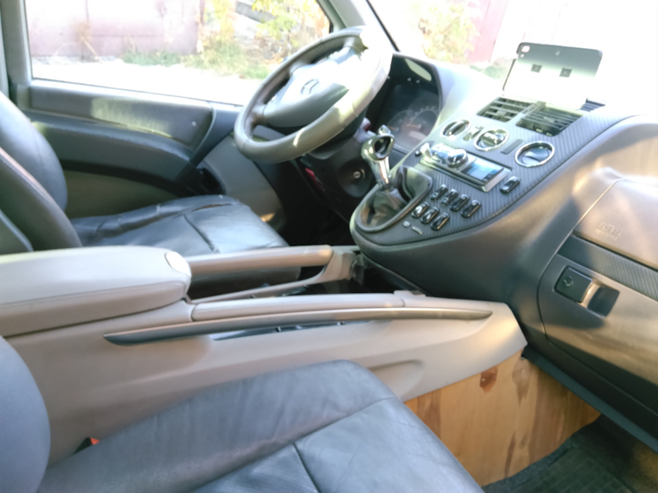 Підлокітник від ML 164 на Vito 638 3