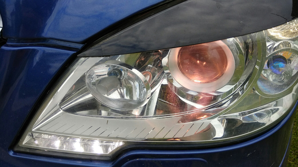 Bi-xenon viano 1