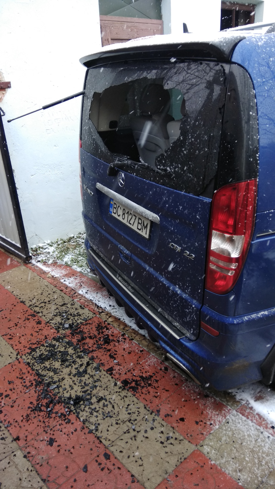 Заміна амортизаторів п'ятих дверей vito viano 639 2