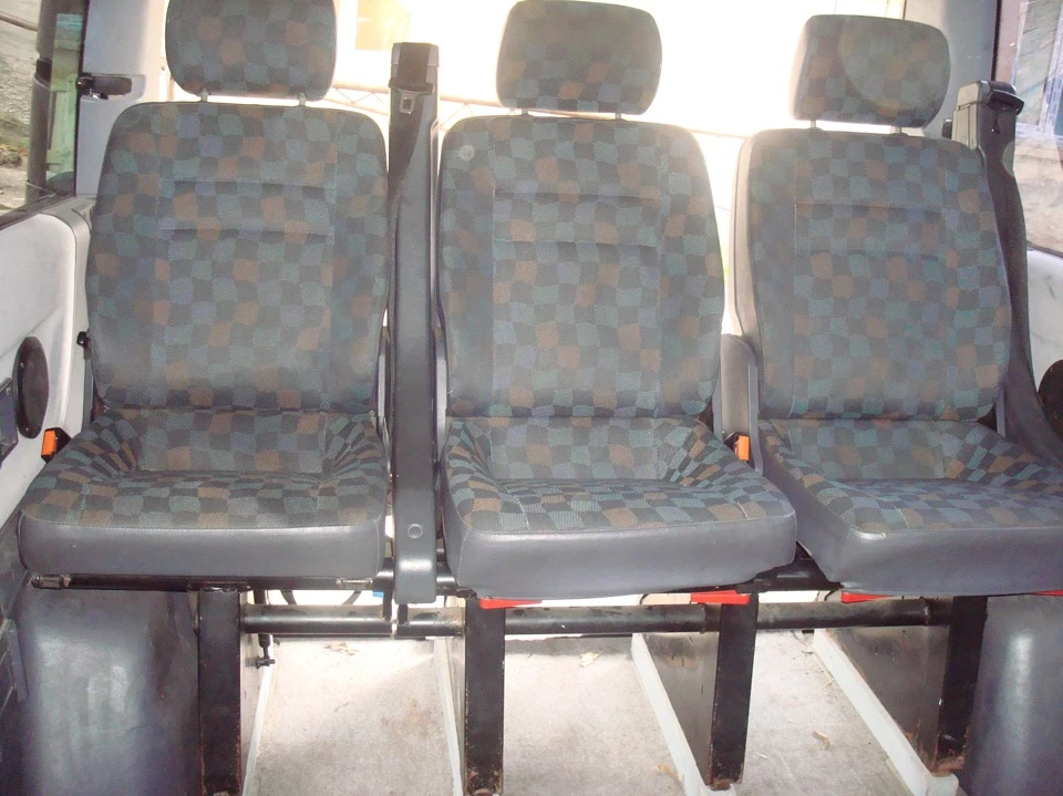 Продам або поміняю сидіння L-клас 2+1