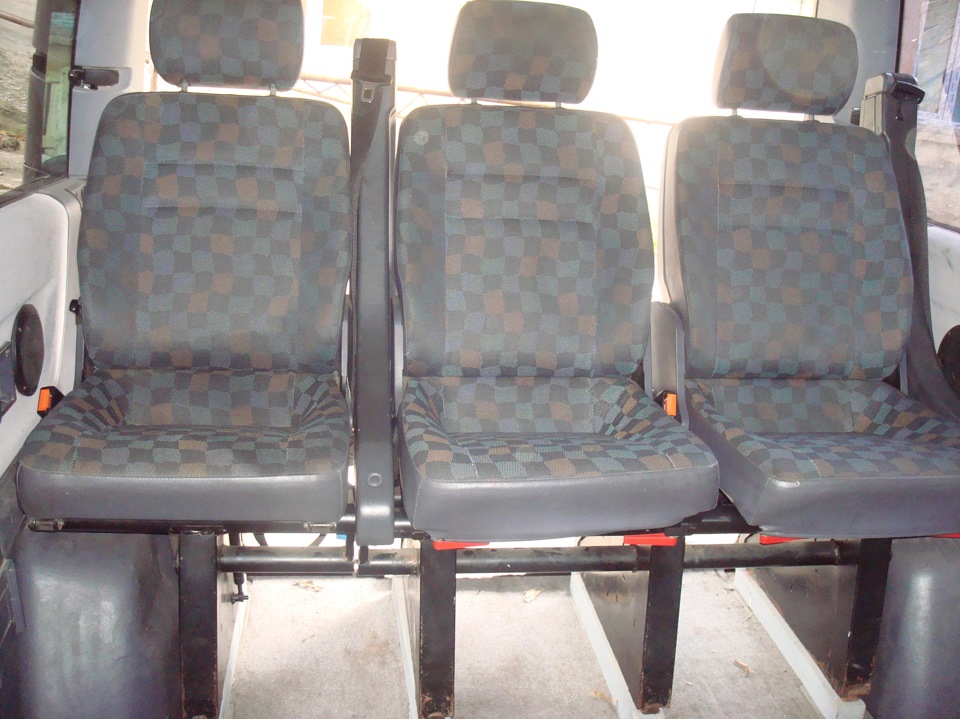 Продам або поміняю сидіння L-клас 2+1 1