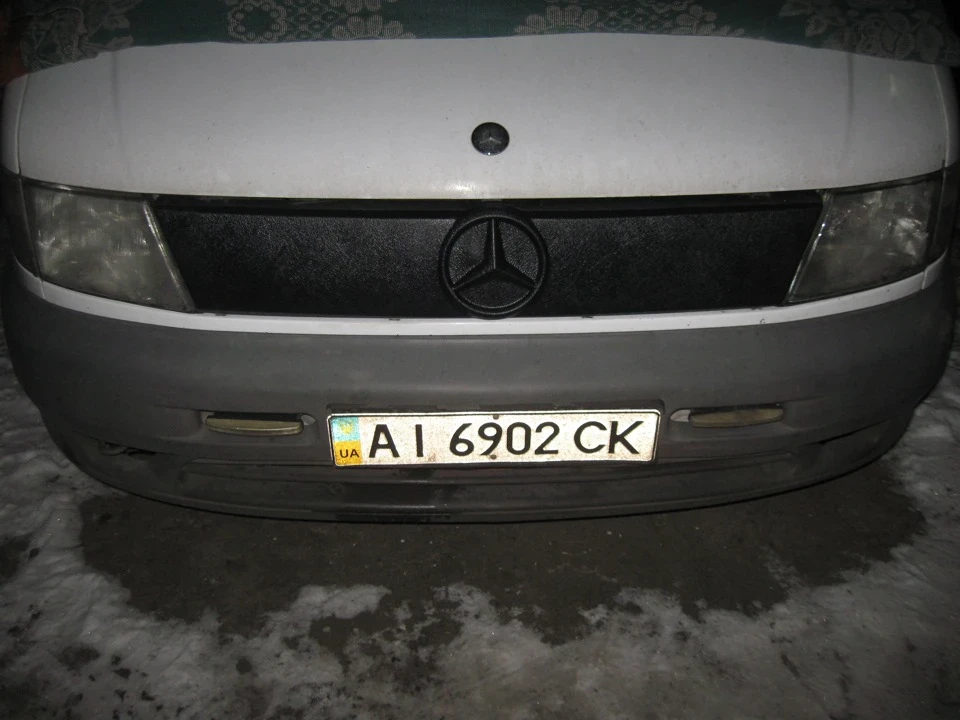 Причепив накладку.