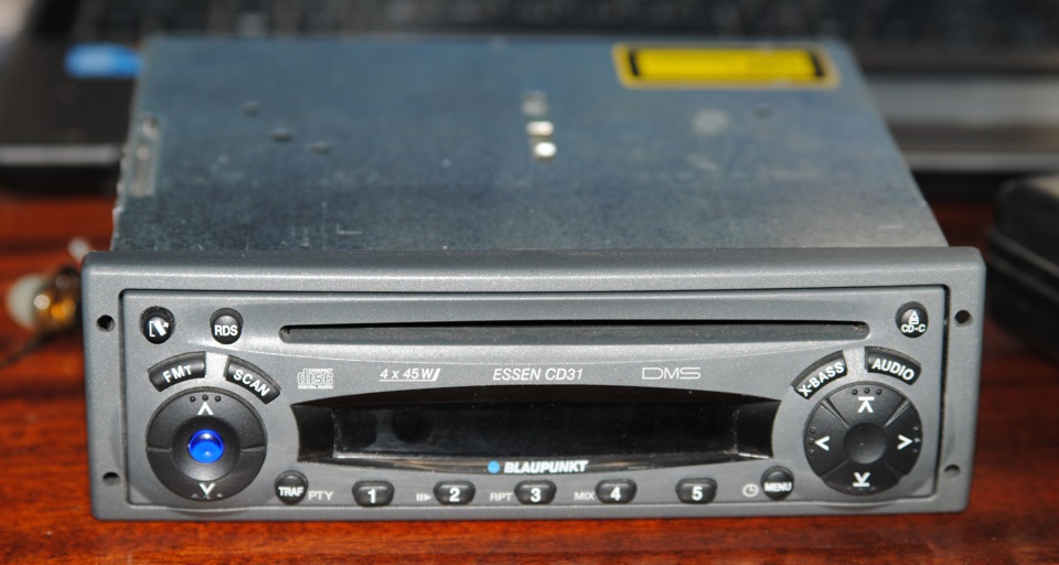 Доробка Blaupunkt CD31 ESSEN, висновок AUX 1