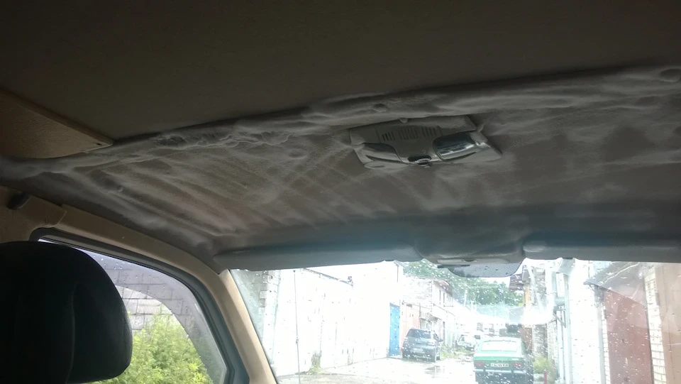 Чистка салону.
