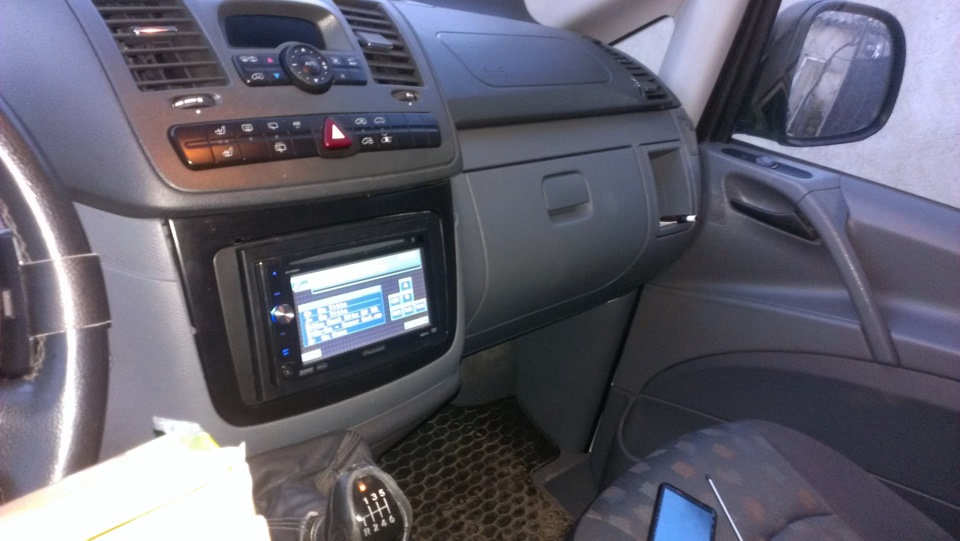 Установка PIONEER AVH-4000 та перехідної рамки для 2-DIN PIONEER 4