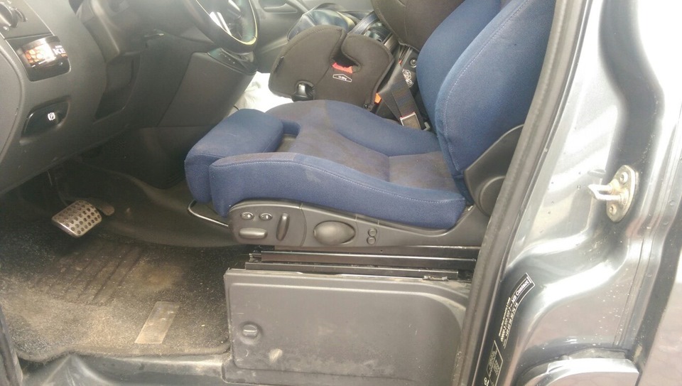 Recaro IS 2000 у VITO 2