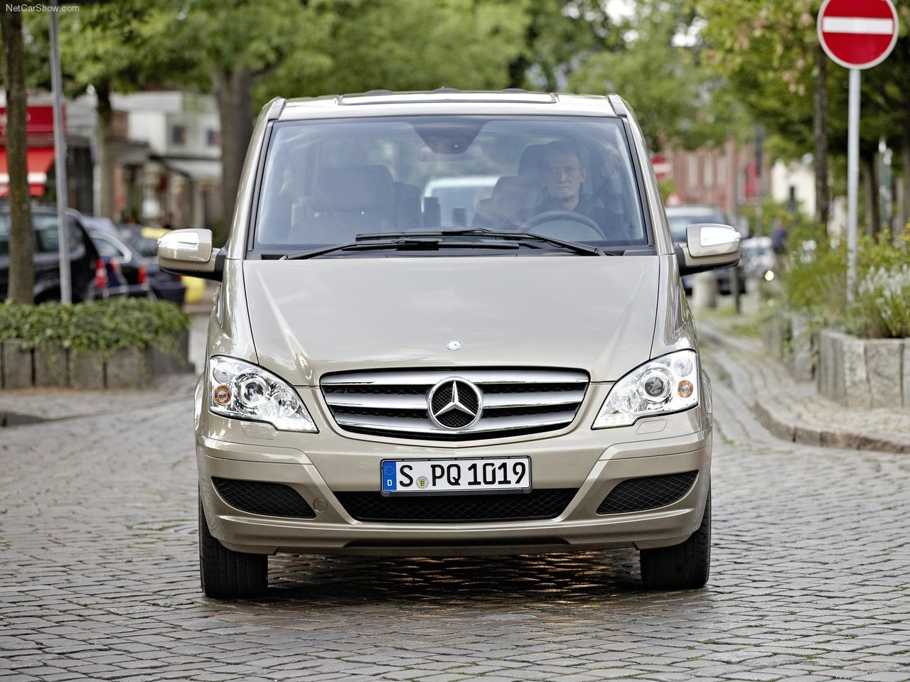 Mercedes-Benz Viano 2011 1