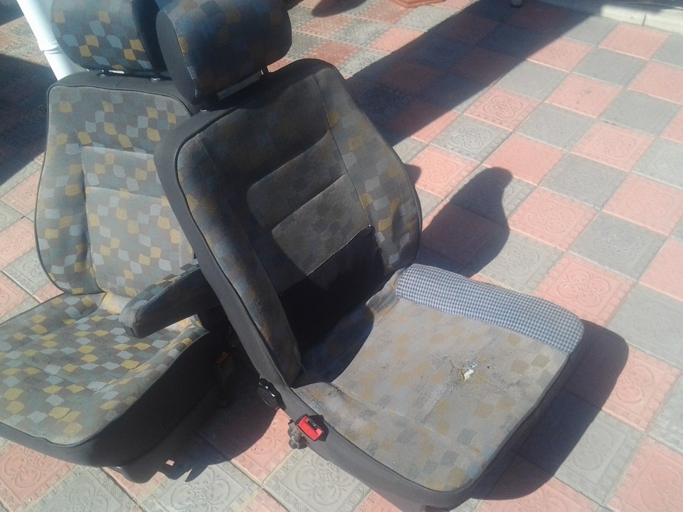 Встановлено сидіння. 2