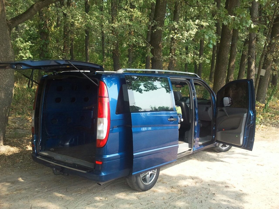 У хороші руки Mercedes-Benz Vito. 2