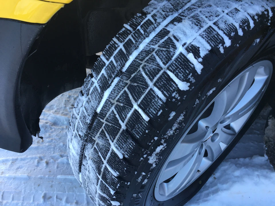 Гума на зиму Bridgestone Blizzak Revo GZ