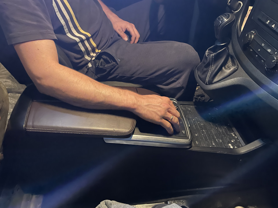 Підлокітник від ML W166 5