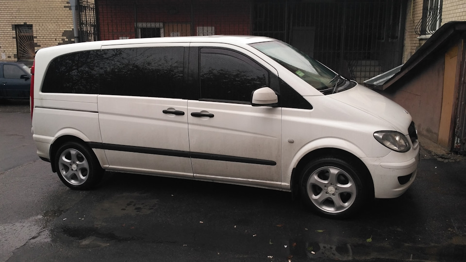Барабанний дріб і дивимося на мої нові капці Mercedes Vito W639 4