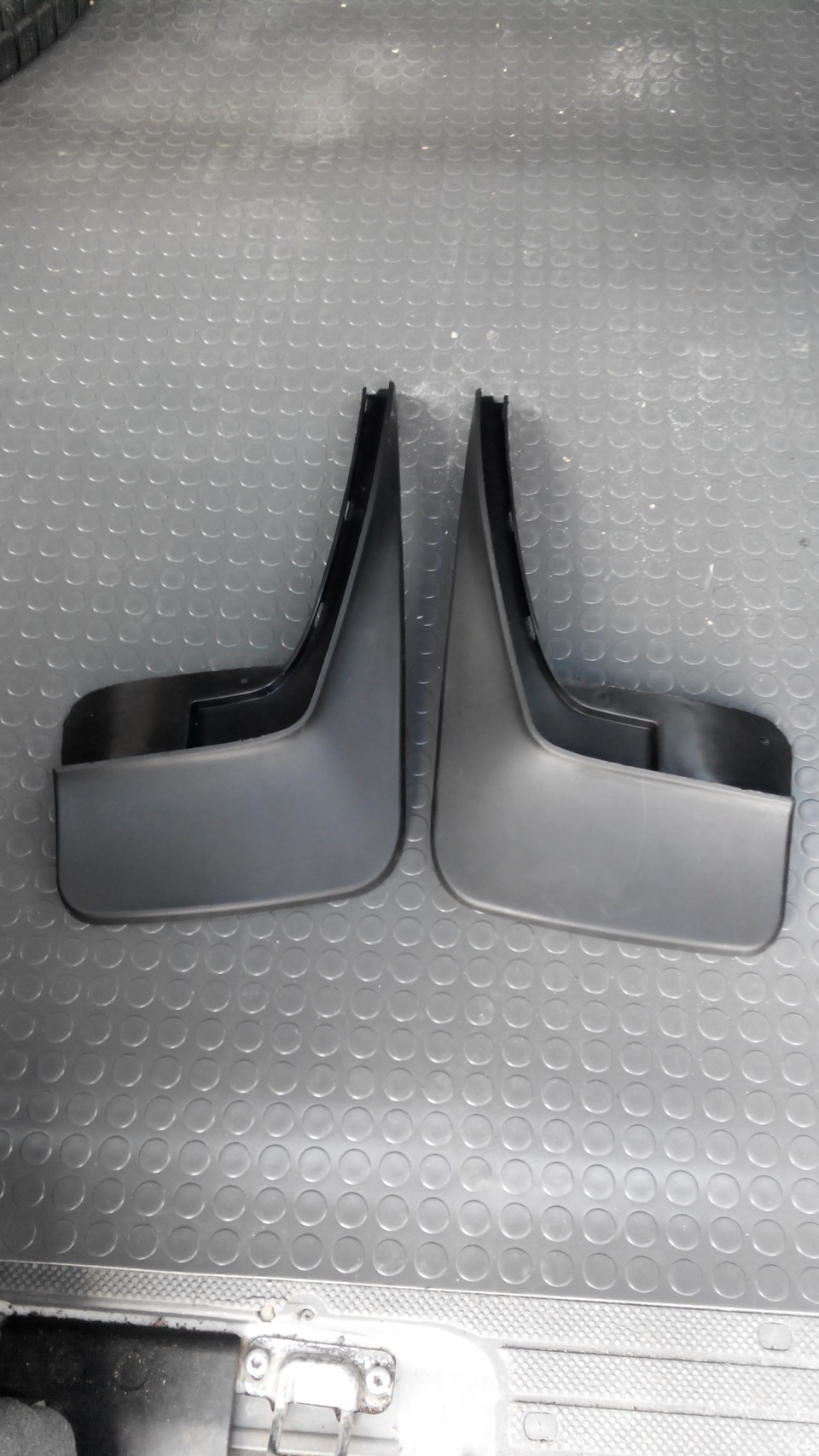 Установка аля - оригінальних бризковиків BEGEL на vito 639 1