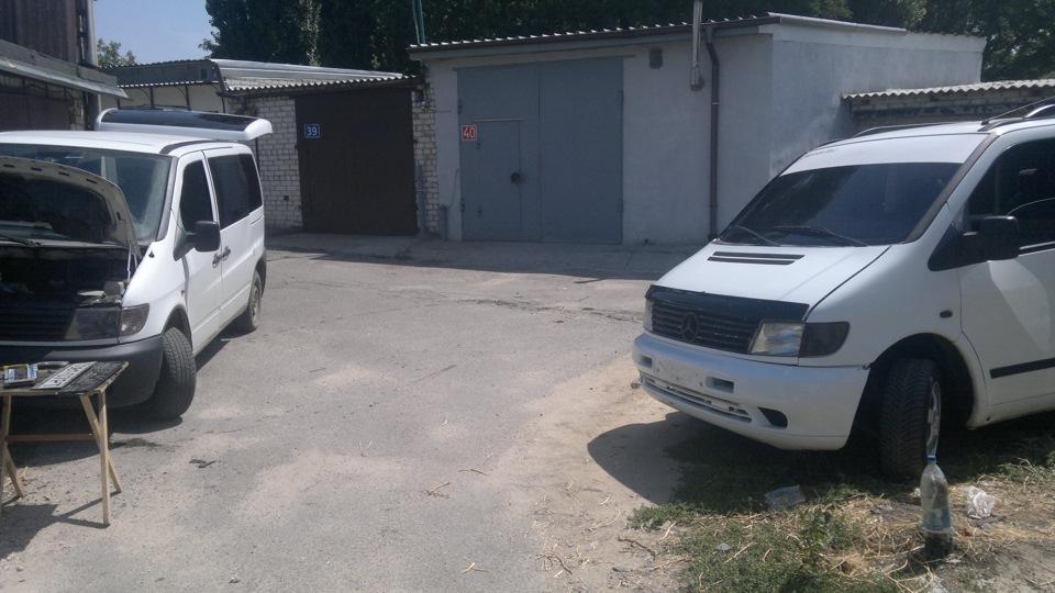 начал установку кондера 1