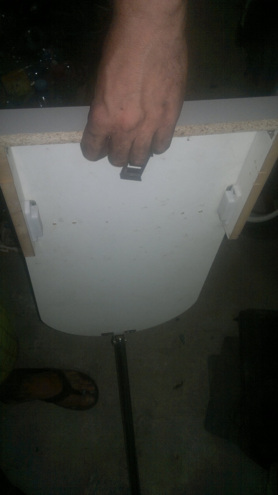 продам столик боковой 3