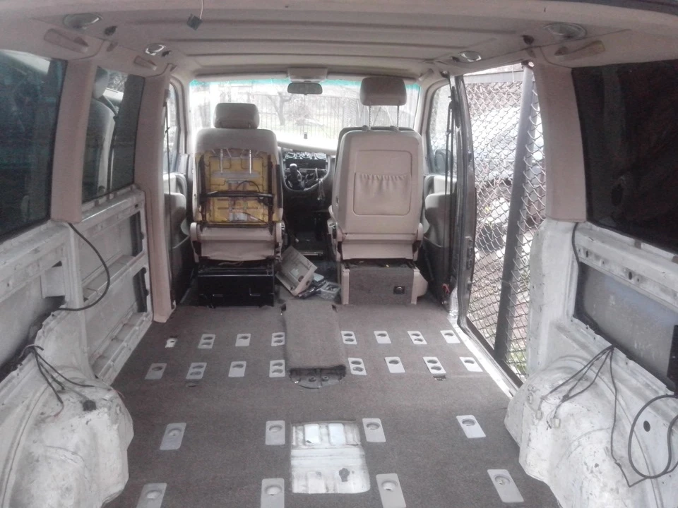 Гальма з ABS/ASR і салон V-class