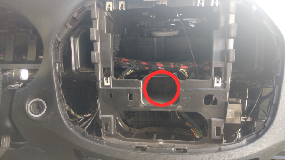 Як зняти торпедо панель Vito w447 3