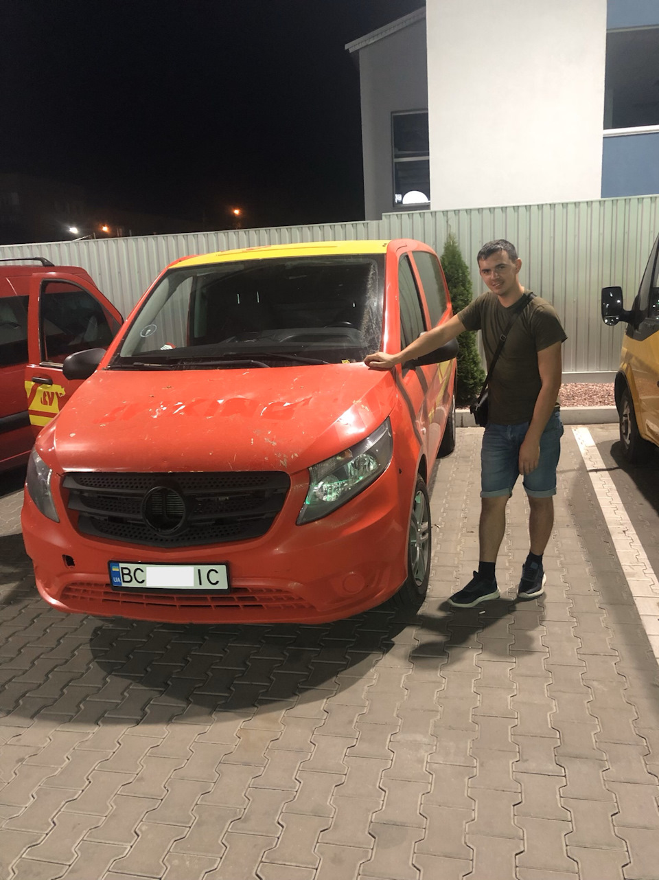 Скло салону з тонуванням із заводу ас3 Vito w447 1