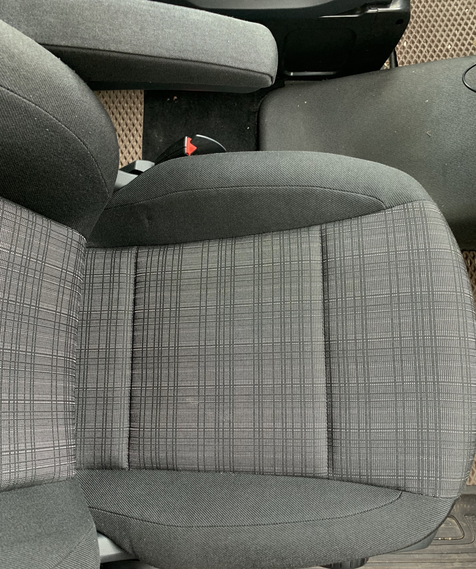 Хімчистка передніх сидінь Vito w447 4