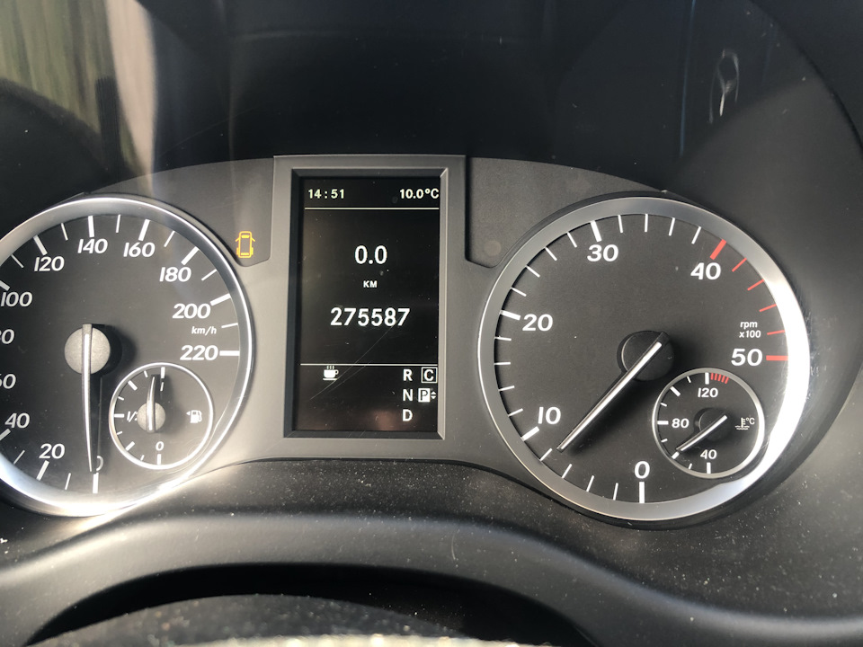 Заміна мастила в двигуні 651 Vito w447 5
