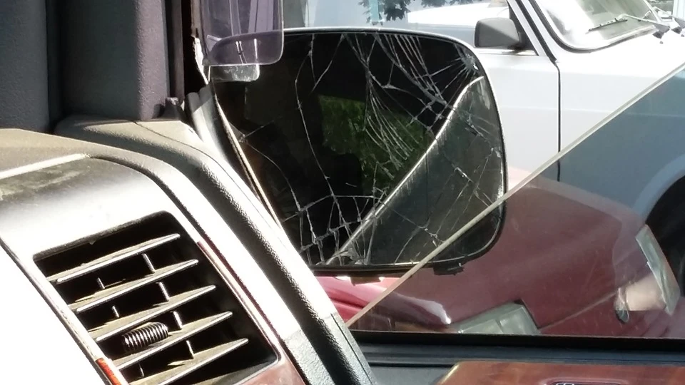 Ищу зеркало V-class правое. Разбили (((