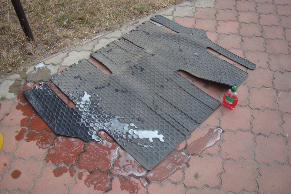 №16)Оригінальні гумові килимки салону. 2